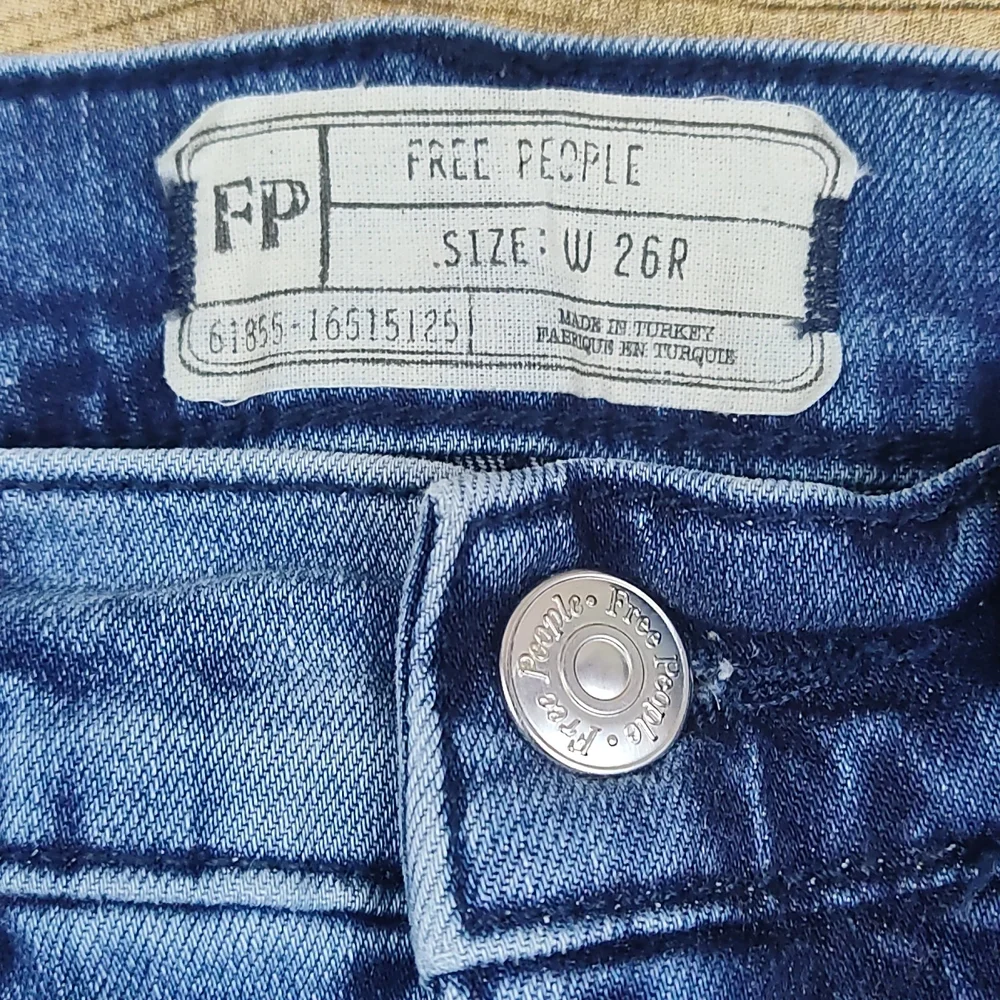Free People Busted Knee Distressed Skinny Jeans
